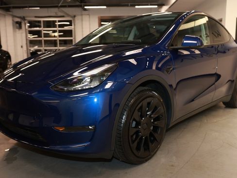 Used 2023 Tesla Model Y Long Range image 3