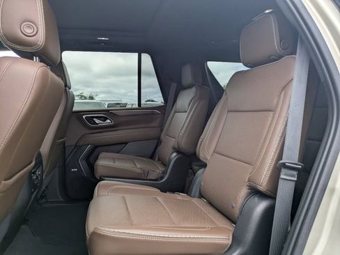 Used 2021 Chevrolet Tahoe High Country AWD/4WD image 16