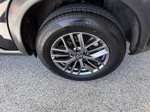 Used 2023 Nissan Rogue S image 12