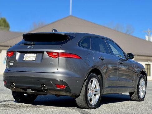 Used 2017 Jaguar F-PACE R-Sport image 5