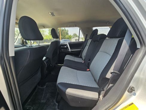 Used 2016 Toyota 4Runner SR5 AWD/4WD image 25