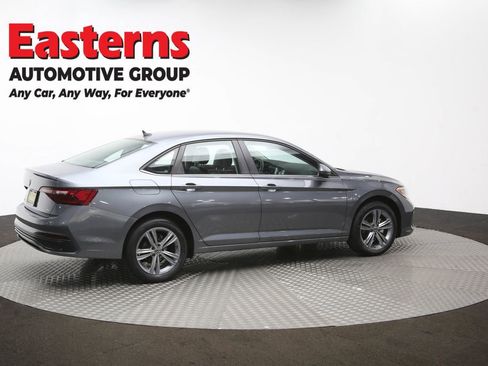 Used 2024 Volkswagen Jetta SE image 46