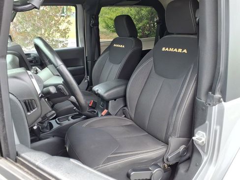 Used 2015 Jeep Wrangler Sahara AWD/4WD image 3
