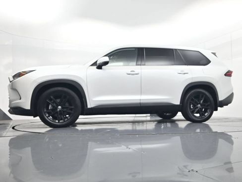Used 2025 Toyota Grand Highlander FWD image 46