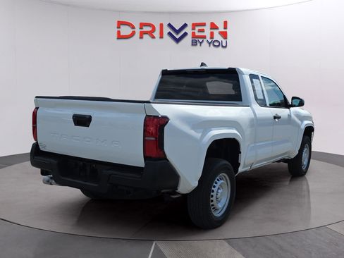 Used 2024 Toyota Tacoma SR image 5