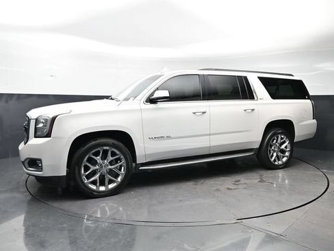 Used 2018 GMC Yukon XL SLT w/ Open Road Package AWD/4WD image 8