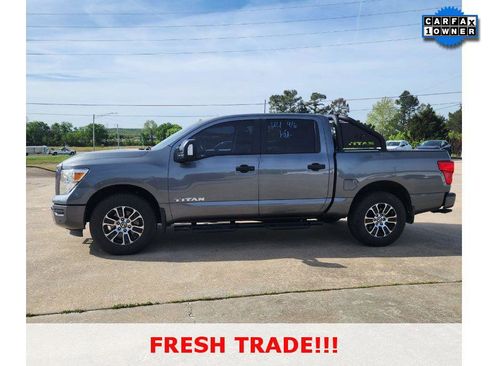 Certified 2022 Nissan Titan SV w/ SV Convenience Package image 2