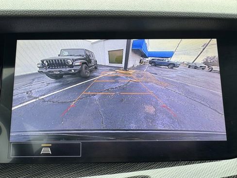 Used 2021 Buick Envision Preferred image 9