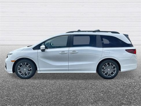 New 2026 Honda Odyssey Touring image 2