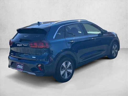Used 2022 Kia Niro LX image 5