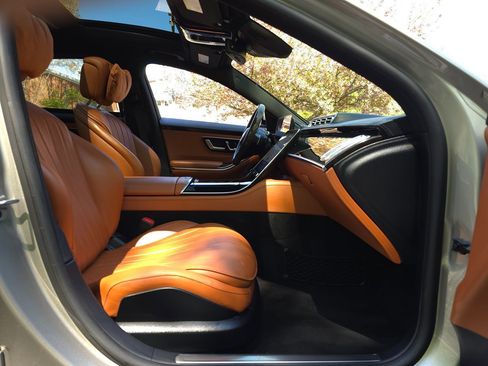 Used 2023 Mercedes-Benz S 500 4MATIC w/ AMG Line image 20