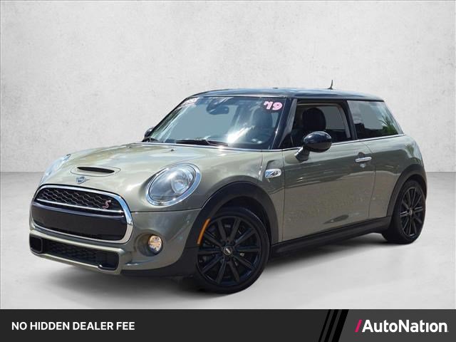 Used 2019 MINI Cooper S w/ Signature Upholstery Package FWD image 1