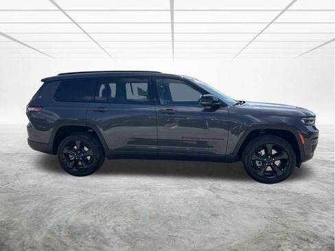 New 2025 Jeep Grand Cherokee L Altitude image 3