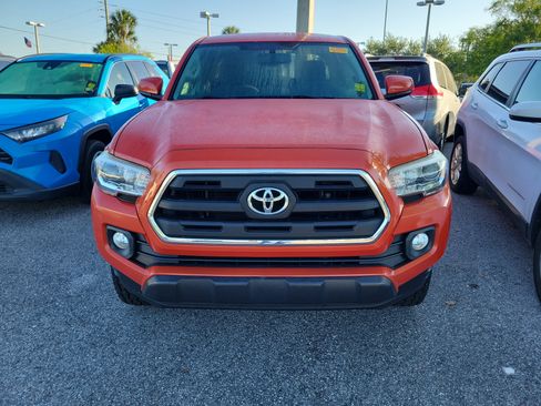 Used 2017 Toyota Tacoma SR5 w/ Tow Package image 8