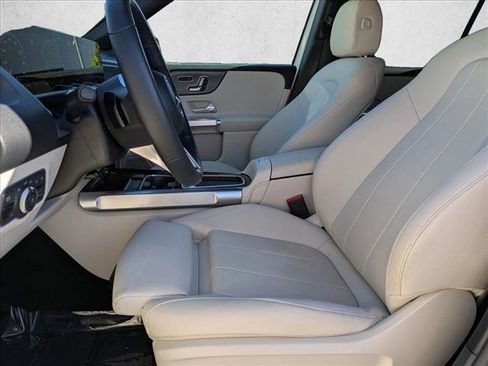 Certified 2025 Mercedes-Benz GLB 250 image 19
