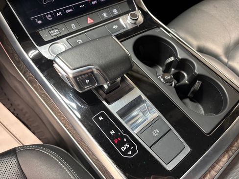 Used 2020 Audi Q8 Premium Plus w/ Premium Plus Package AWD/4WD image 14