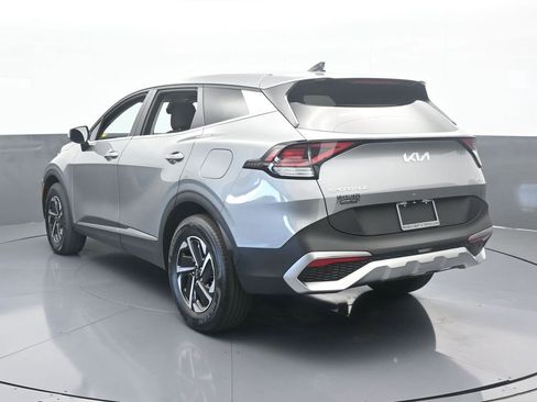 Used 2024 Kia Sportage LX image 4