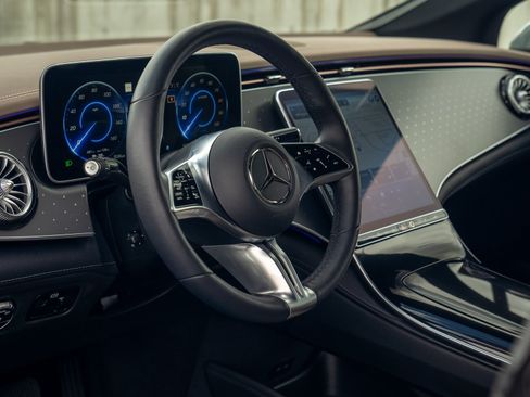 Used 2024 Mercedes-Benz EQE 350+ 4MATIC Sedan image 18