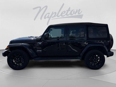 Used 2023 Jeep Wrangler Unlimited Sahara AWD/4WD image 2