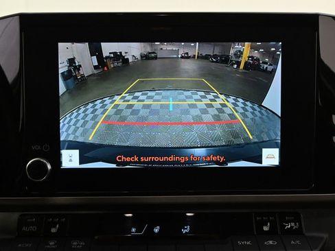 Used 2025 Toyota Camry LE w/ Convenience Package image 30