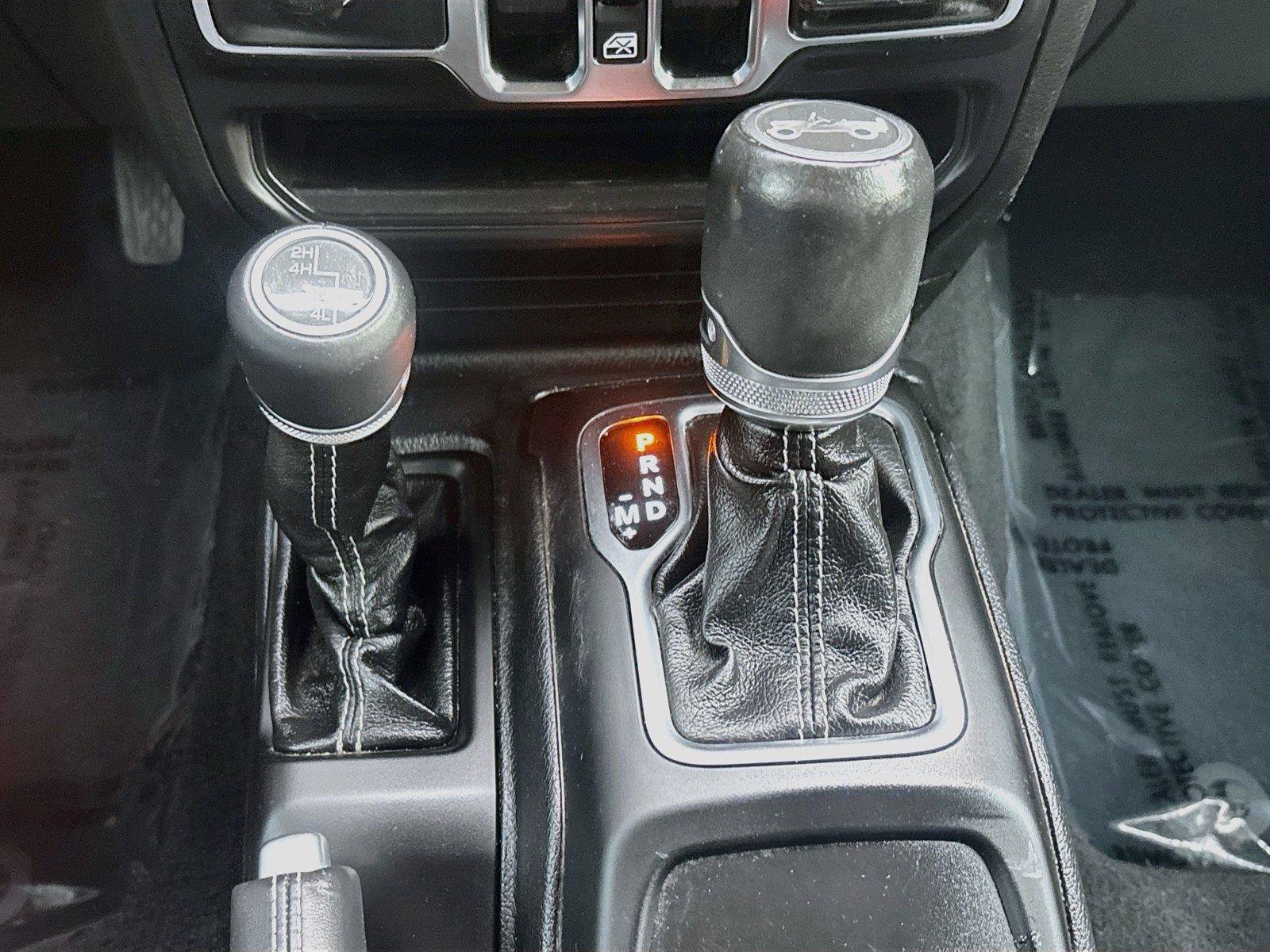 Used 2019 Jeep Wrangler Unlimited Sahara AWD/4WD image 12
