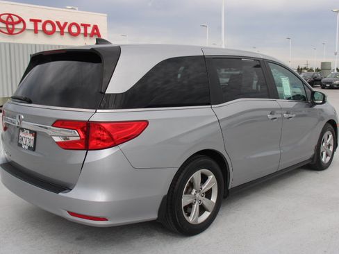 Used 2019 Honda Odyssey EX image 3