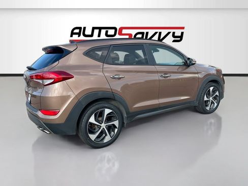 Used 2016 Hyundai Tucson Limited w/ Option Group 03 FWD image 7