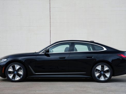 Used 2024 BMW i4 eDrive35 w/ Premium Package RWD image 9