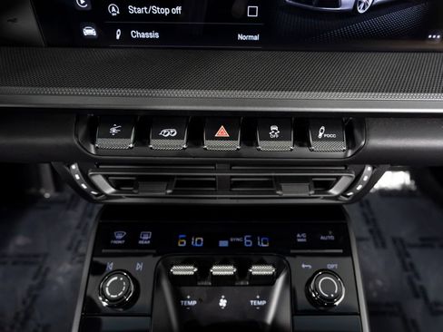 Certified 2024 Porsche 911 AWD/4WD image 32