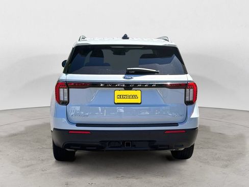 Certified 2025 Ford Explorer Active AWD/4WD image 4