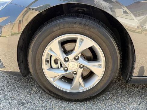 Used 2021 Hyundai Elantra SE FWD image 36