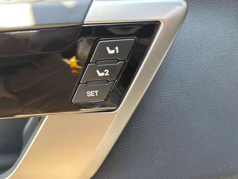 Used 2025 Toyota Tundra Limited image 19