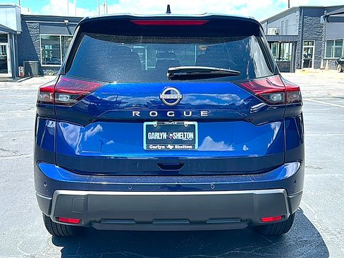 Used 2025 Nissan Rogue SV FWD image 7