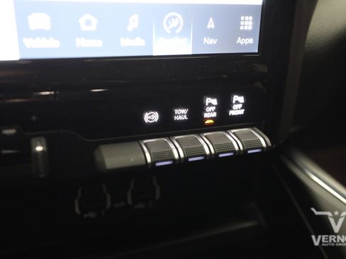 Used 2024 RAM 2500 Laramie w/ Night Edition AWD/4WD image 25