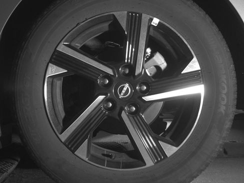 Used 2025 Nissan Sentra SV image 14