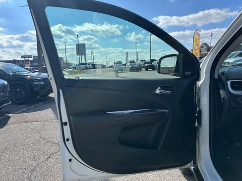 Used 2019 Dodge Journey GT image 27