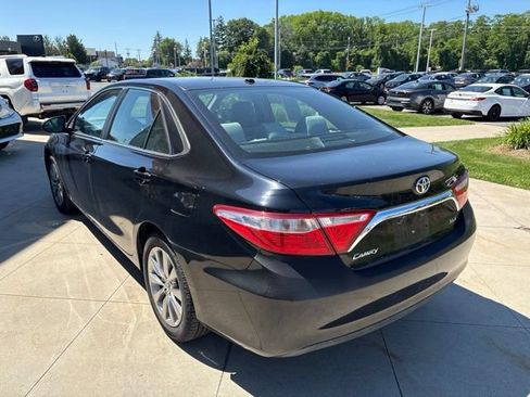 Used 2016 Toyota Camry XLE FWD image 5