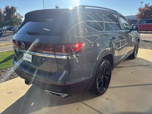 New 2026 Volkswagen Atlas SE image 4