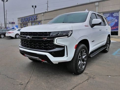 Used 2021 Chevrolet Tahoe Z71 w/ Z71 Signature Package image 1