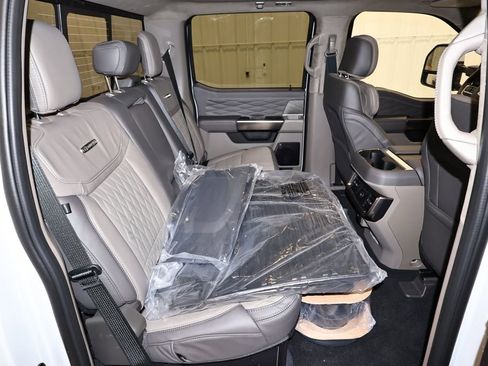 New 2026 Ford F450 Platinum image 16
