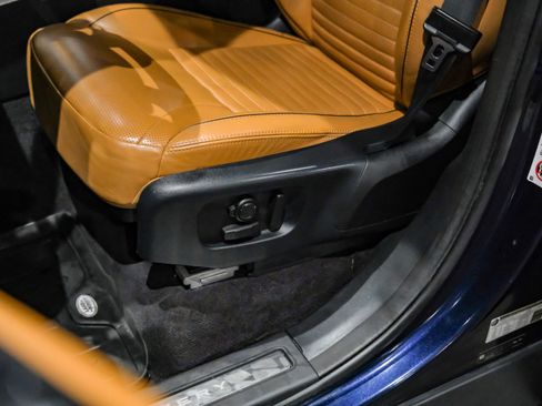 Used 2019 Land Rover Discovery HSE Luxury image 28