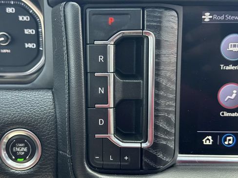 Used 2021 GMC Yukon XL Denali w/ Denali Premium Package AWD/4WD image 16