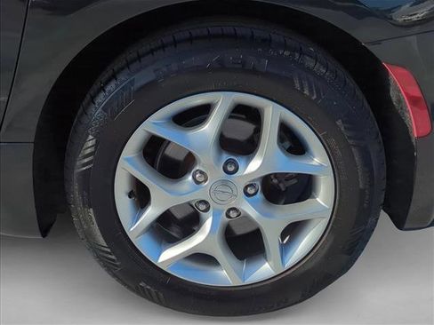 Used 2020 Chrysler Pacifica Limited image 9