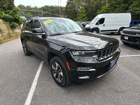 Used 2023 Jeep Grand Cherokee 4WD 4xe image 7