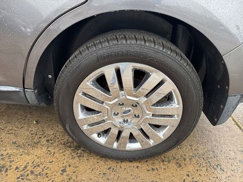 Used 2010 Ford Edge Limited image 6