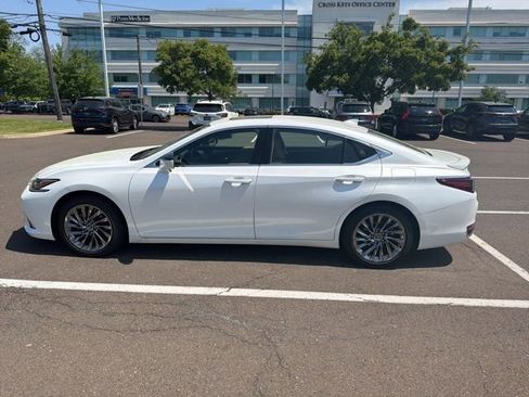 Used 2025 Lexus ES 300h w/ Technology Package FWD image 8