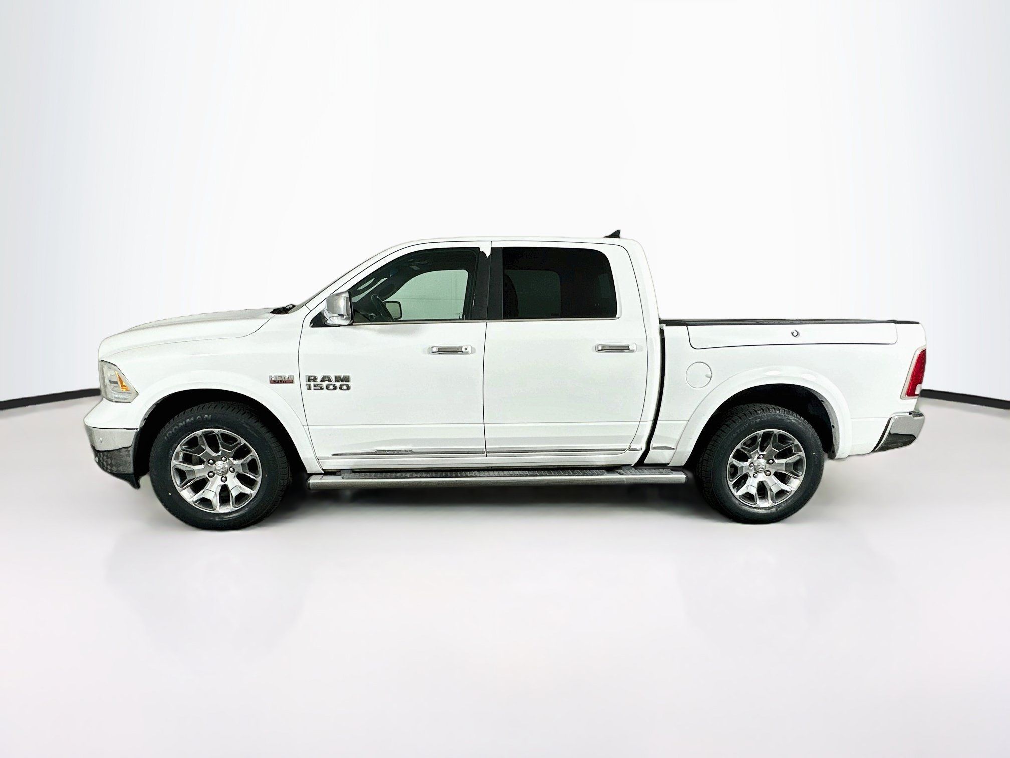 Used 2017 RAM 1500 Limited AWD/4WD image 4