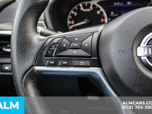 Used 2025 Nissan Altima 2.5 SV image 24