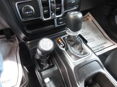 Used 2024 Jeep Wrangler High Altitude image 29