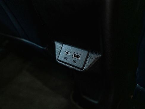 Used 2022 Chevrolet Bolt EUV LT w/ Convenience Package image 37